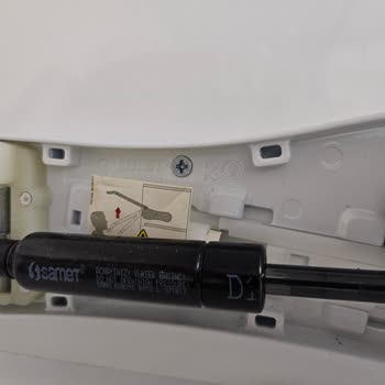 Mutfak Dolabı Pistonları Arızalı, Yaşlılar İçin Kullanım Zorluğu