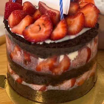 Pastadan Metal Cisim Çıktı Firma Dönüş Yapmıyor