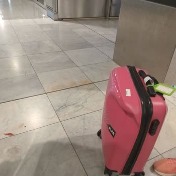 Uçuşta Buzlu Yemek Ve Eksik Para Üstü Mağduriyeti Yaşadık