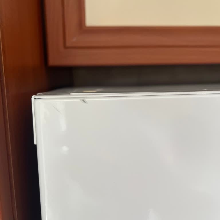 Teslimatta Kutuyu Açtırmayan Firma Nedeniyle Hasarlı Buzdolabı Ve Sorumluluk Reddi