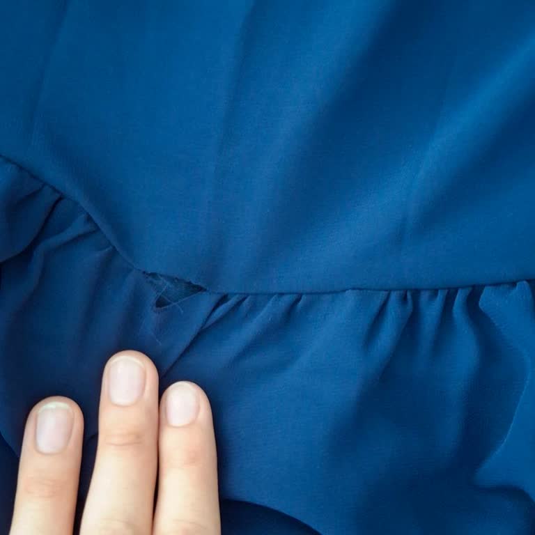 Yanlış Renk, Kalitesiz Dikiş Ve Yırtık Ürün Teslimatı Mağduriyeti