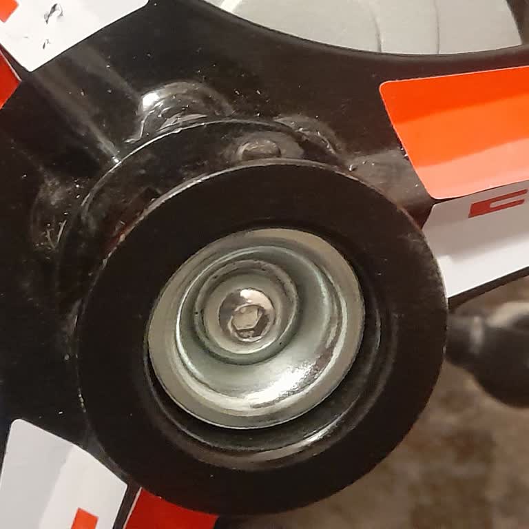 Akülü Tekerlekli Sandalyede Sürekli Vida Kırılması Ve Garanti Sorunu