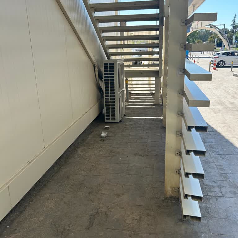 Kipa Balçova’da Sokak Köpeğine Su Verilmesine İzin Yok Vicdan Nerede