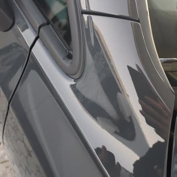 Uranüs Gri Araç Boyasında Leke Sorunu Ve Dikkat Edilmesi Gerekenler