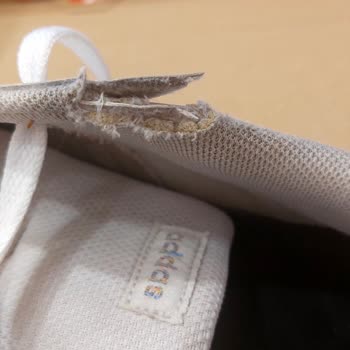 FLO Ve Adidas Ayakkabı Değişiminde Yaşanan İlgisizlik Mağduriyetimi Artırdı