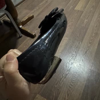 Yeni Aldığım Ayakkabının Topuğu Çıktı, Mağaza Sorumluluk Almadı