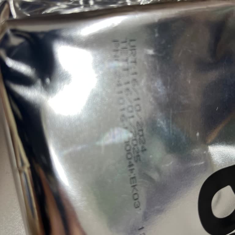 Yanlış Ve Solmuş Çiçek İle Son Kullanma Tarihi Geçmiş Kek Gönderildi, Sorun Çözülmedi