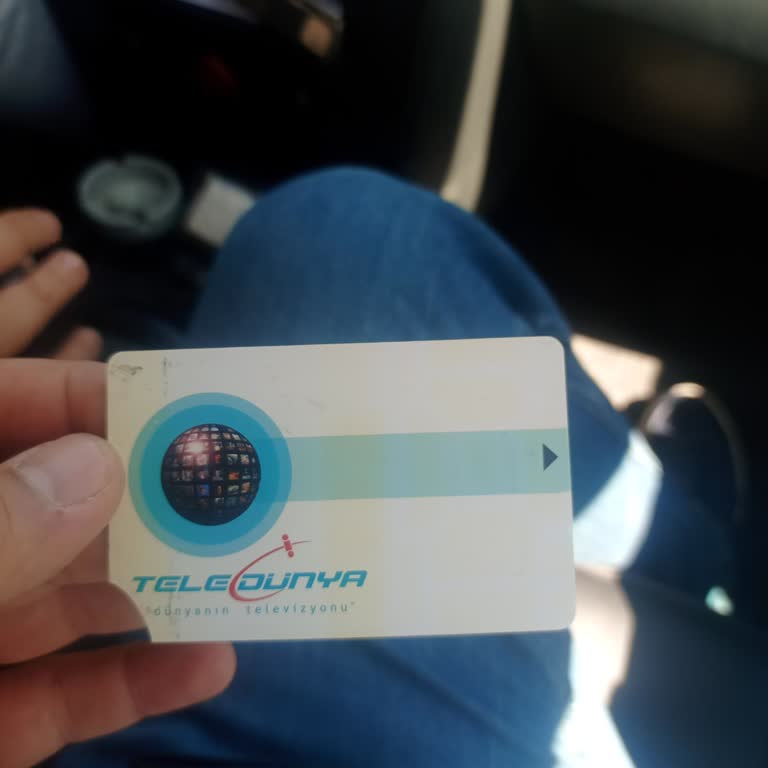 Küçük Kırık Nedeniyle Kart İadesi Kabul Edilmedi Ve Ücret Talep Edildi