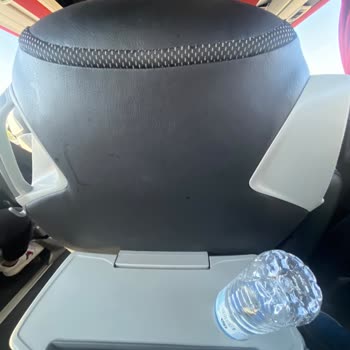 Muavin Yolculara Yanlış Bilgi Veriyor, Koltuklar Yatmıyor Ve Değişim Yapılmıyor