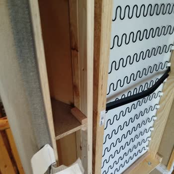 Ikea Koltuk Montajında Eksik Delikler Ve Yetersiz Destek