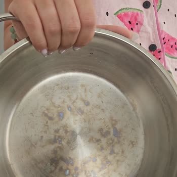 İlk Kullanımda Leke Oluşturan Tencere Seti Hayal Kırıklığı