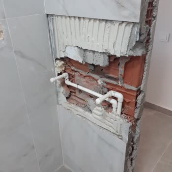 Deca Yapı Mimarlık Aldığı Paranın Karşılığında Sözleşmeye Uygun Kaliteli Hizmet Vermiyor, Müşteriyi Zarara Uğratıyor.