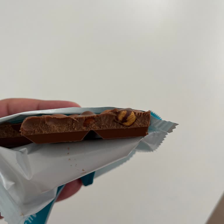 Kare Tambol Çikolatalarda Bozuk Ve Kalitesiz Kuruyemiş Sorunu