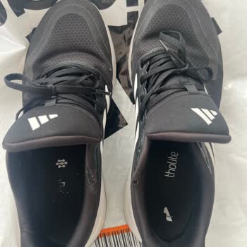 Adidas Ayakkabım Kısa Sürede Yırtıldı, Kullanıcı Hatası Denilerek İade Edilmedi