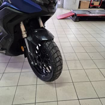 Honda Motosiklet Yanlış Lastik Takılması ve İlgisiz Servis Nedeniyle Mağduriyet