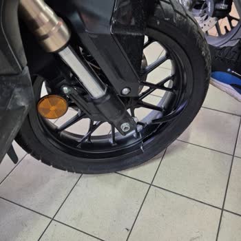 Honda Motosiklet Yanlış Lastik Takılması ve İlgisiz Servis Nedeniyle Mağduriyet