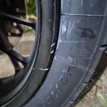 Honda Motosiklet Yanlış Lastik Takılması ve İlgisiz Servis Nedeniyle Mağduriyet