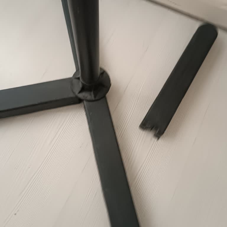 Kumtel Vantilatörün Ayakları Kendi Kendine Kırıldı