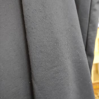 Pahalı Eşofman İlk Giyimde Tüylenip Mağdur Etti, Hummel'dan Çözüm Yok!