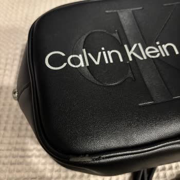 Calvin Klein Çantamın Derisi Soyuldu, Çözüm Bekliyorum