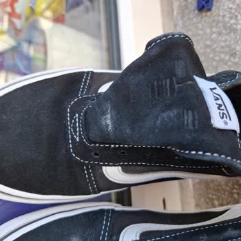 Aldığım Vans Ayakkabı Kısa Sürede Renk Attı Orijinalliğinden Şüpheliyim