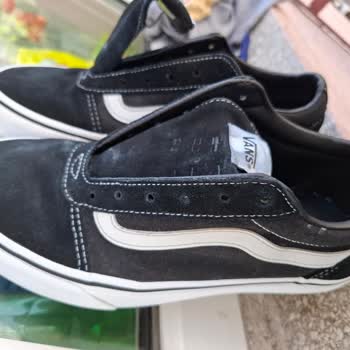 Aldığım Vans Ayakkabı Kısa Sürede Renk Attı Orijinalliğinden Şüpheliyim