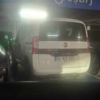 Akasya AVM'de Elektrikli Araç Şarj Noktasına Erişim Sorunu