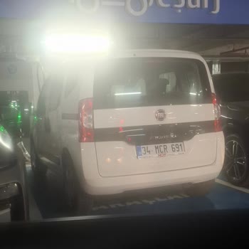 Akasya AVM'de Elektrikli Araç Şarj Noktasına Erişim Sorunu