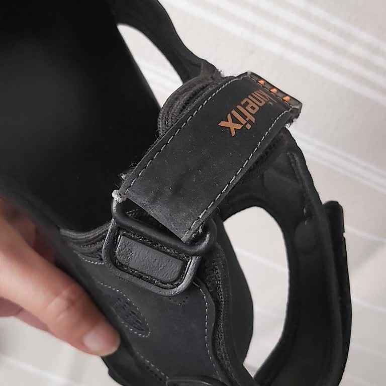 Bin Liralık Sandaletin Tokası 2 Haftada Kırıldı, Muhatap Yok!