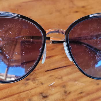 Aldığım Güneş Gözlüğünde Film Kırışıklığı Ve Çerçeve Arızası Yaşadım