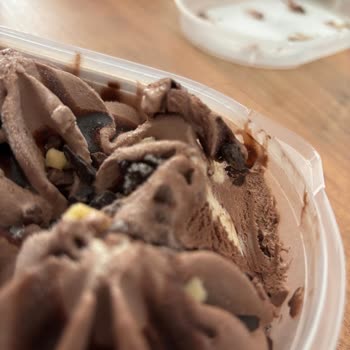 Dondurma İçinden Saç Çıkması Nedeniyle Hijyen Şikayeti Ve Mağduriyet Talebi