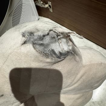 Bosch Çamaşır Makinesi Yastık Parçaladı Ve Sürekli Arıza Çıkarıyor