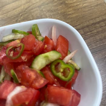 Salatada Kıl Çıkması Nedeniyle Yaşanan Hijyen Sorunu