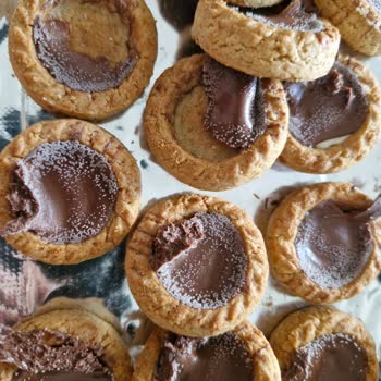 Saklıköy Bisküvisinde Gri Noktacıklar Ve Küfe Benzer Görüntü