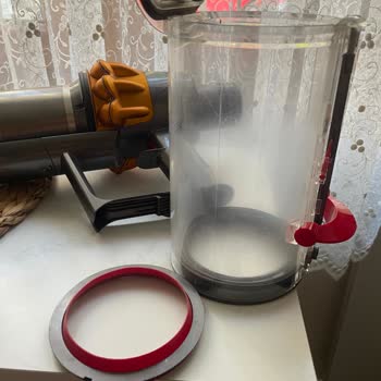 Kırmızı Silikon Parça Yerinden Çıktı, Acil Destek Bekliyorum