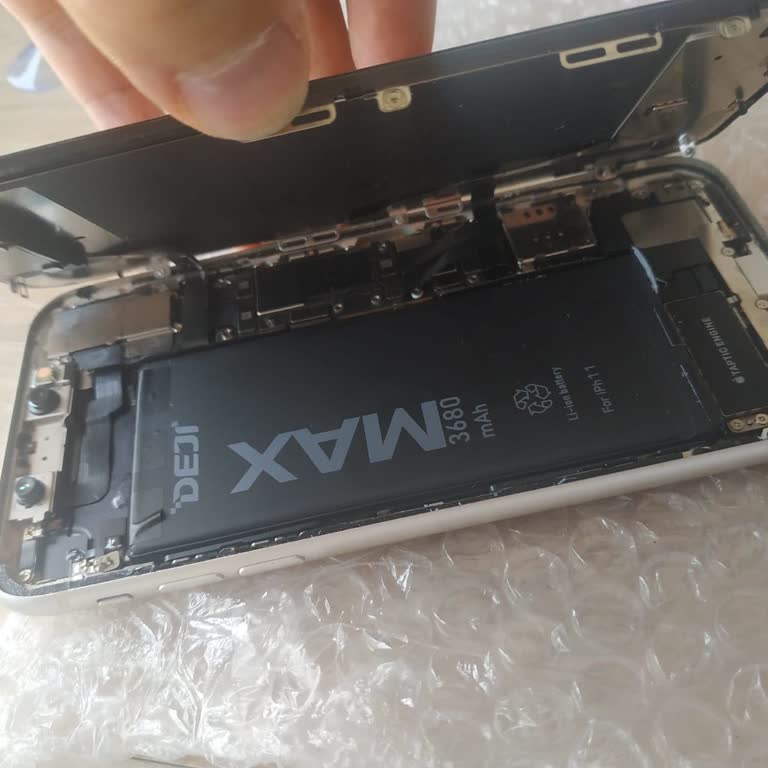 Deji Marka Batarya İphone 11'de Aşırı Isınma Ve Performans Sorunu Yaşatıyor