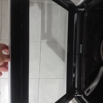 Simfer Fırının İç Camı Aniden Patladı Mağduriyetimin Giderilmesini İstiyorum