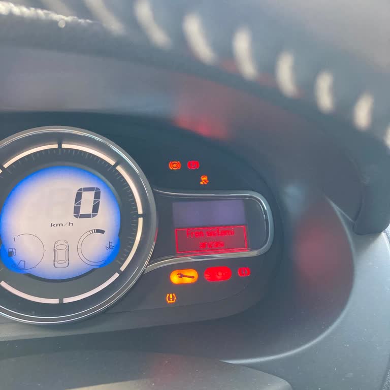 Renault Satın Aldığım Araç 9. Günde Beyin Arızası Verdi, Firma Sorumluluk Almadı