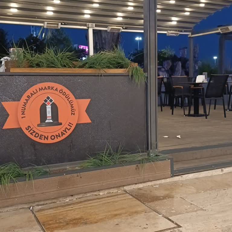 Viaport HD İskender'de Soğuk Yemek Ve İlgisiz Personel Mağduriyeti