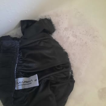 Mayonun Siyah Kısmı Sürekli Soluyor Ve Leke Bırakıyor, Çözüm Bekliyorum