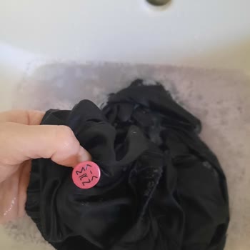 Mayonun Siyah Kısmı Sürekli Soluyor Ve Leke Bırakıyor, Çözüm Bekliyorum