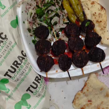 Tarihi Turaç Ocakbaşı Yanmış Yemek