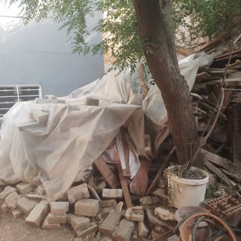 Evimin Yanındaki Çöplükten Yayılan Kötü Koku Ve Haşere Sorunu