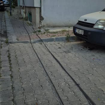Superonline Kabloları Tekrar Yere Düştü, Acil Müdahale Bekliyorum