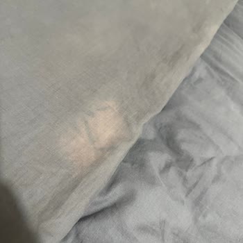 Karaca Nevresimde Yıkama Sonrası Kırmızı Lekeler Ve Renk Solması Yaşadık