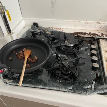 Cam Ocak Patladı, Müşteri Hizmetleri Cevap Vermiyor