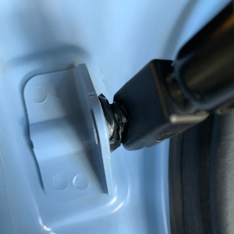 Hyundai İ20n'de Amortisör Ve Bagaj Sesi Sorununa Çözüm Bulunamıyor