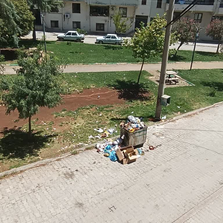 Çöp Konteyneri Kokusu Hayatı Zorlaştırıyor