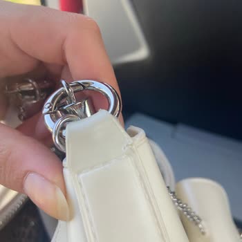 Benetton Çantada Renk Atması Ve Askı Sorunu, Mağaza İlgisizliği