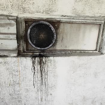 İstanbul Büyükşehir Belediyesi Birahane Tren İstasyon Giriş Üst Geçit Altı Şikayeti